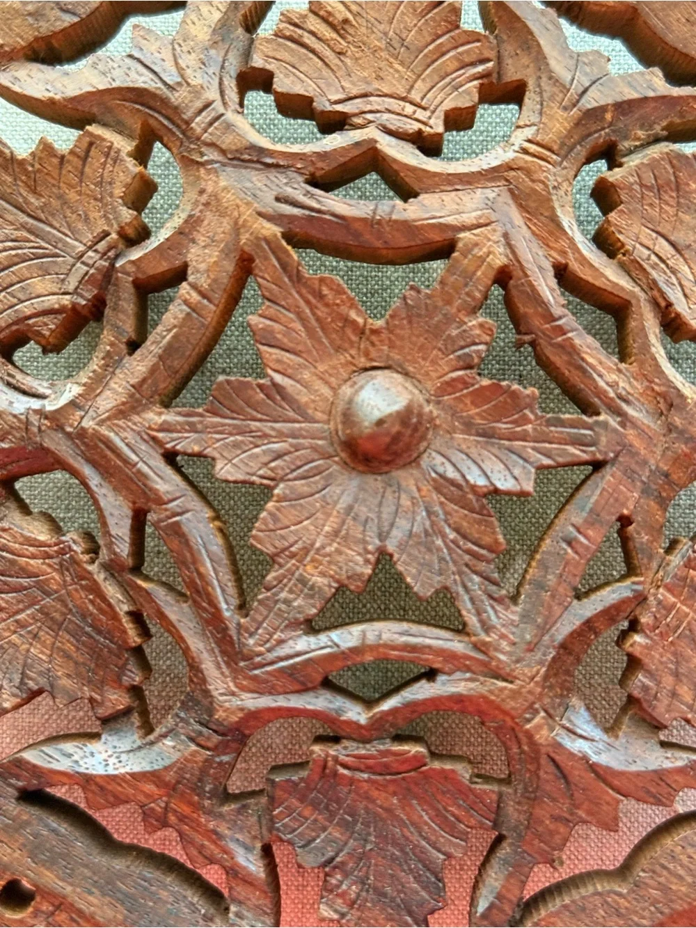 CARVED WOOD FLORAL TRIVET